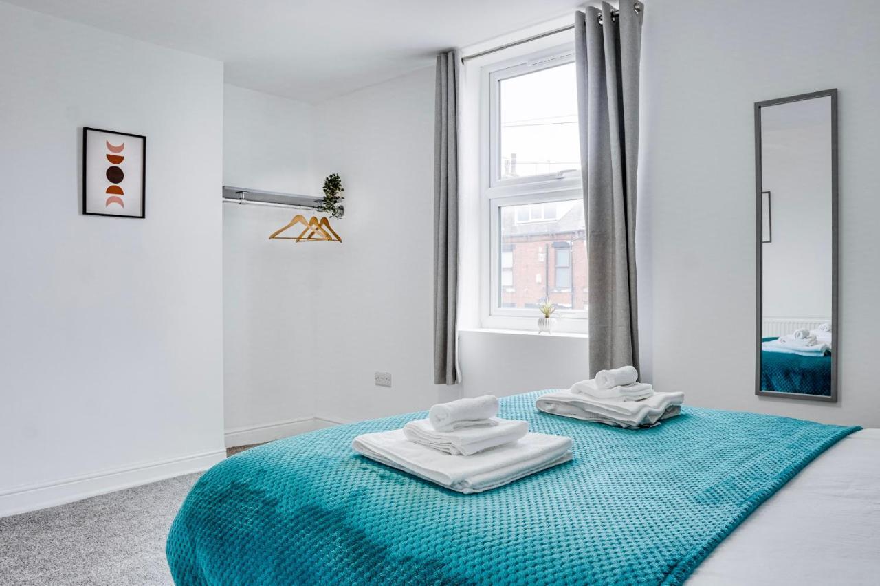 Spacious 4 Bedroom House Near Leeds Cc Beeston Hill Exteriör bild