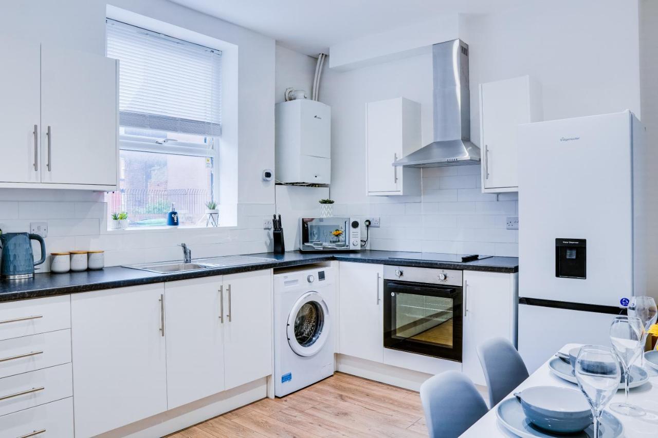 Spacious 4 Bedroom House Near Leeds Cc Beeston Hill Exteriör bild